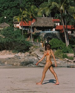 seanneil_ posts 2025-04-24 19.33 DI1n0BvvTa5_9_11 491423758_18399515683110751_6243045100873111219_n.jpg