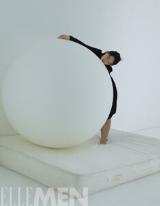 zhouDongyu_elle9.thumb.jpg.4b6acdeed27aea01bb9b465c38c114be.jpg