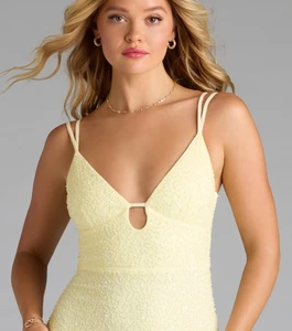 05002-9353_3_YELLOW_CaprianaVNeckMermaidBeadSequinFormalDress_a6522e12-3750-4f76-a3c6-8172eadc6f76_1594x1800_crop_center.webp