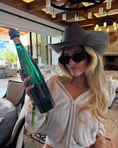 [2025.04.29] lindsaymariebrewer_491451751_18500364337023234_6080748358135177944_n.jpg