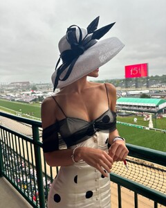 [2025.05.04] livvydunne_495375345_18507474757027168_8366157342988942430_n.jpg