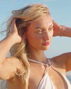 [2025.05.06] si_swimsuit_495969725_18512474938015187_3913701862616584946_n.jpg