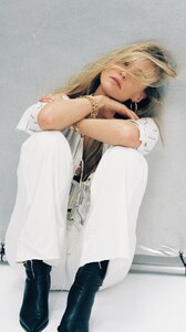 [2025.05.12] barrefaeli_3631398680325582592.jpg