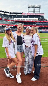 [2025.05.12] si_swimsuit_3631197845015213054.jpg