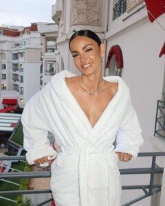 [2025.05.20] sofiaresing_499621207_18506907724031551_1841182579311318056_n.jpg