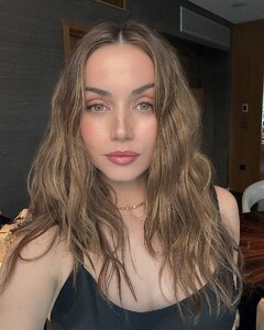 [2025.05.22] jennychohair_500584924_18509473396043699_7973325971594786801_n.jpg