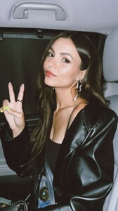 [2025.05.24] victoriajustice_3640043708998791010.jpg