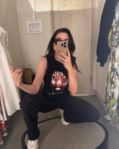 [2025.05.25] heylaurensummer_498653098_18407130583129844_2243853195700213682_n.jpg