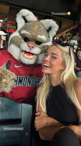 [2025.05.28] livvydunne_3642772715851051526.jpg