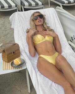 [2025.05.31] nakdfashion_501339333_1318089219688728_6854188903026499864_n.jpg