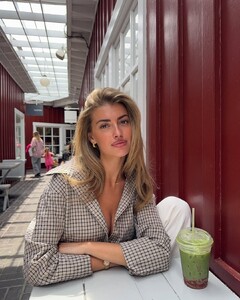 4 500952212_18504959449009337_3406932518170863368_n.jpg