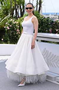 598584133_hayley-atwell-mission-impossible-the-final-reckoning-photocall-78th-canne.jpg
