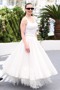 598584339_hayley-atwell-mission-impossible-the-final-reckoning-photocall-78th-canne.jpg
