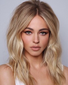 Caroline Kelley - Hung Vanngo [2021.02.25] 2.jpg