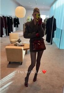 Elsa Hosk - TikTok 09.jpg