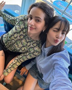 Es mi amiga pero una baddie.jpg