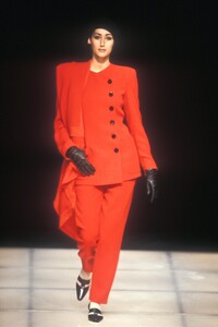 Giorgio Armani 1992 Women RTW 15.jpg