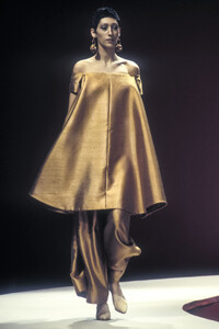 Guy Laroche 1993 Haute Couture 53.jpg