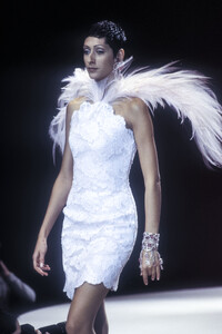 Guy Laroche 1993 Haute Couture 85.jpg