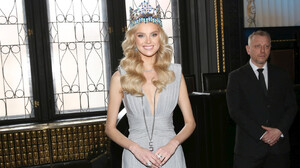 Krystyna - CSBall '25 - 8 - 19c4f99af6f63e9a937184df7cbadf0c.jpg