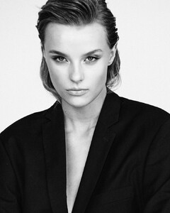 KrystynaP - Exitmm - krystyna-p-595-1.jpg