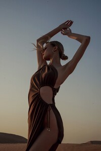 Krystyna Pyszková - UAE shoot c Feb23 -  3.jpeg