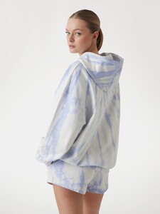 Lauren Alex -  Guess_Tie-dyed logo sweatshirt Women-5 - V5GQ16KCRQ0-F46Q-ALT2.jpg