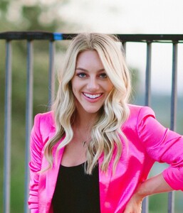 Samantha Peszek[2].jpg