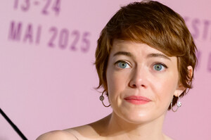 emma-stone-eddington-press-conference-2025_05_17-5.jpg