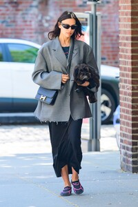 irina-shayk-surprising-street-style-nyc-april-23-5.jpg