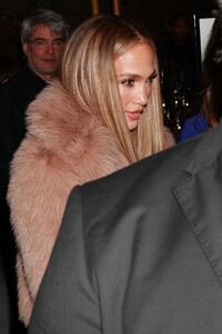 jennifer-lopez-at-caa-pre-oscar-party-in-los-angeles-02-28-2025-3.jpg