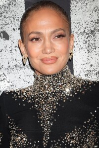 jennifer-lopez-brings-sparkle-to-othello-broadway-opening-0.jpg