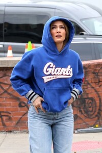 jennifer-lopez-filming-in-hoboken-04.21.2025-0.jpg
