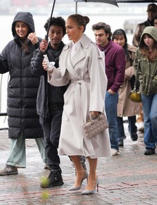 jennifer-lopez-masters-ceo-style-on-office-romance-set-1.jpg