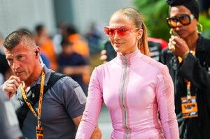 jennifer-lopez-turns-heads-at-saudi-f1-6.jpg