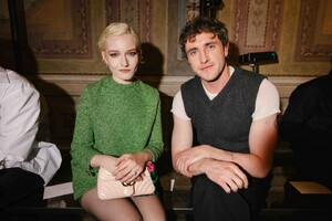 julia-garner-gucci-cruise-2026-show-florence-may-15-0.jpg