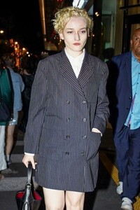 julia-garner-out-on-croisette-in-cannes-05-17-2025-1.jpg