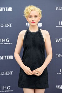 julia-garner-vanity-fair-lunch-cannes-2025-0.jpg