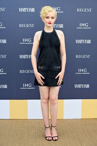 julia-garner-vanity-fair-lunch-cannes-2025-8.jpg