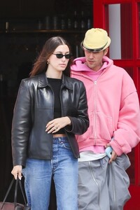 justin-bieber-and-hailey-serve-couple-style-goals-in-venice-8.jpg