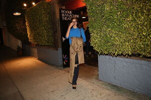 kaia-gerber-keeps-it-casual-after-performance-02.15.2025-0.jpg