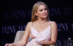 kate-hudson-shines-at-92ny-event-03.05.2025-6.jpg