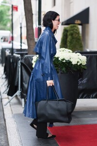 kendall-jenner-s-effortless-elegance-on-the-upper-east-side-3.jpg