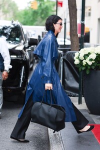 kendall-jenner-s-effortless-elegance-on-the-upper-east-side-4.jpg