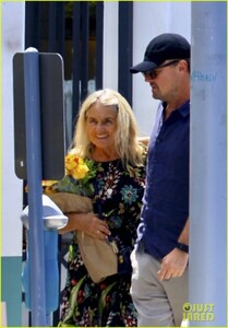 leonardo-dicaprio-steps-out-to-celebrate-mothers-day-11.jpg