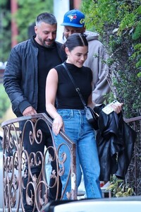 lucy-hale-enjoys-dinner-outing-in-los-angeles-may-2025-1.jpg