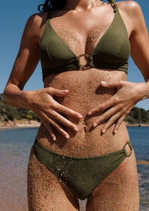 maillot-deux-pieces-femme-kaki-anneau-au-centre.webp