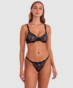 monique-string-black-01629501-281213.jpg