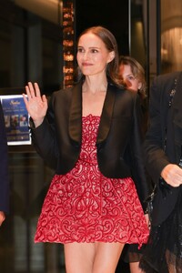 natalie-portman-arrives-at-dior-party-in-cannes-05-17-2025-6.jpg