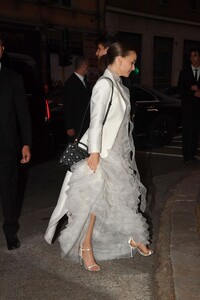 natalie-portman-dior-cruise-2025-rome-style-evolution-3.jpg